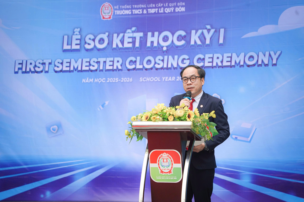 Hiệu trưởng Nguyễn Anh Tuấn