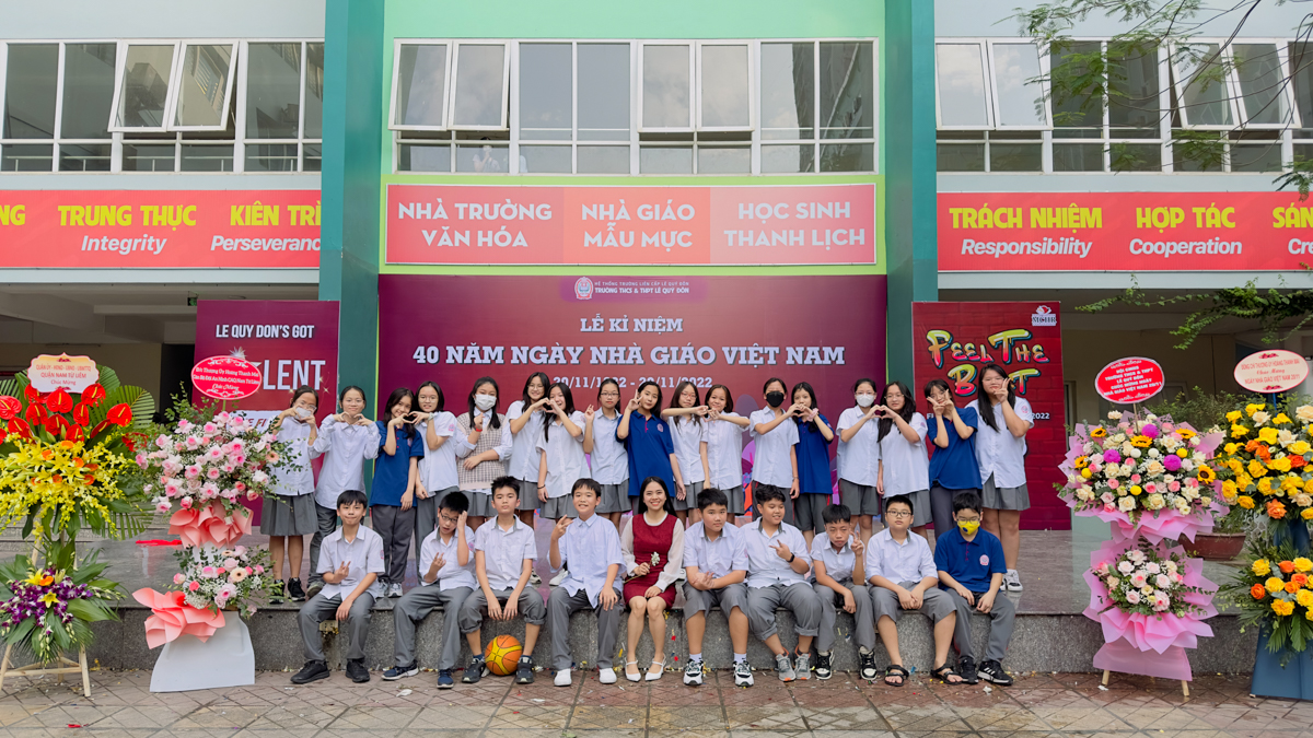 Cô giáo Lương Thu Thủy 2